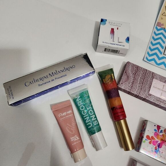 17 pc makeup bundle high end - Picture 2 of 6